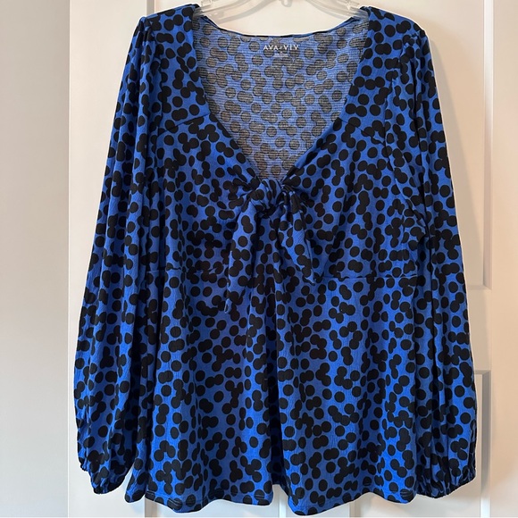 Ava & Viv Tops - Ava & Viv Blue Polka Dot Tie Front Blouse 2X Long Sleeve
